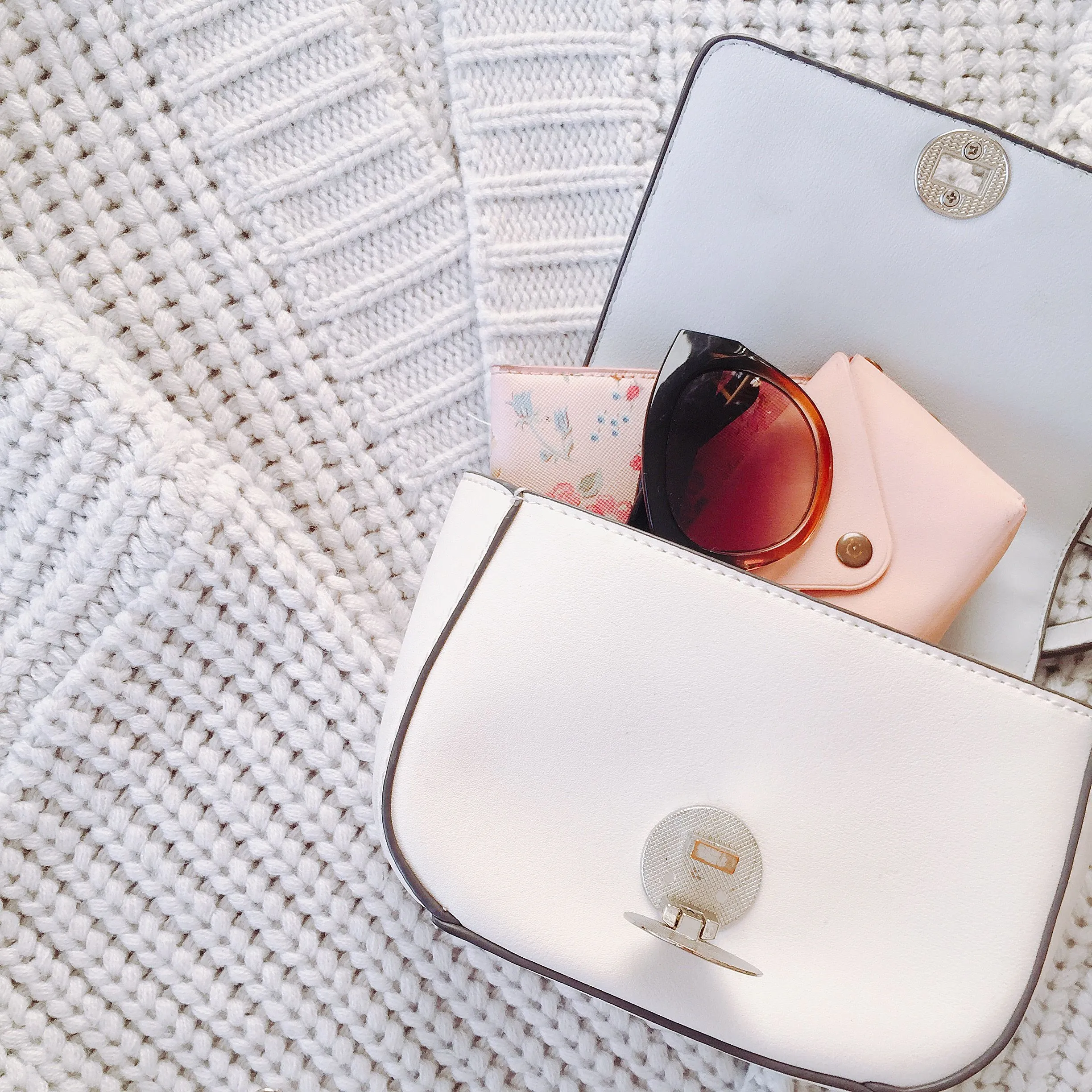 4 skincare products to keep in your handbag
